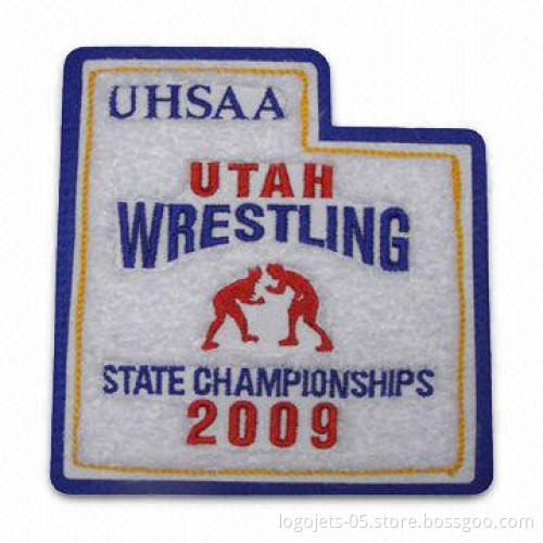 Customized Chenille Patch for Sale, Can be Made with Embroidered Logo